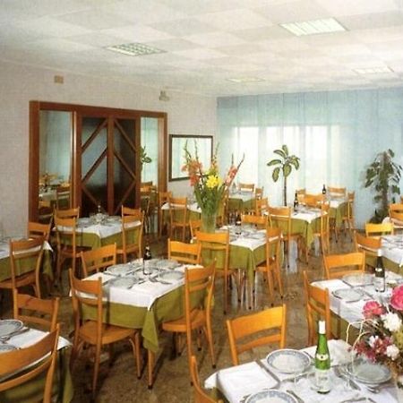 Hotel Gladiola Rimini Exterior foto
